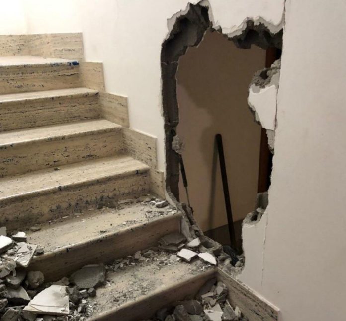 Furto Latina Scalo-Buco