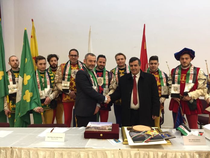 GEMELLAGGIO BETLEMME CORI_I DUE SINDACI3