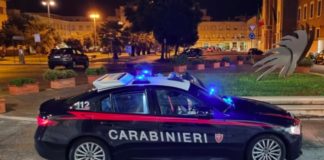 Latina, lo aggrediscono per rubargli il telefono: arrestati due tunisini