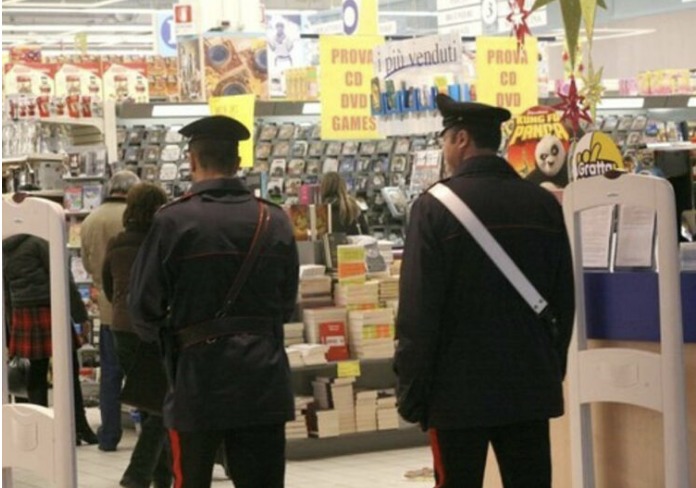 Carabinieri supermercato