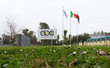Cassoni pieni in via Massaro, il Centro Raccolta riapre martedì