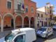 Cisterna, bimba di un anno sola in casa, denunciati i genitori