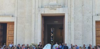 Ultimo saluto a Mara Severin, dolore e rabbia a Pontinia