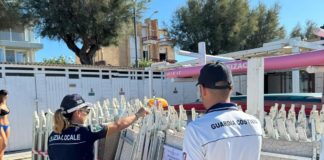 Terracina, sequestrati ombrelloni e sdraio ai furbetti della spiaggia libera