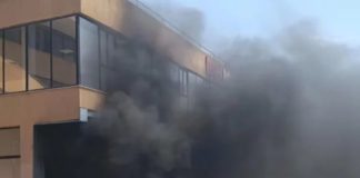 Incendio ad Aprilia, evacuato il palazzo comunale di piazza dei Bersaglieri