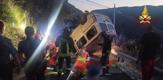 Sonnino, furgone si ribalta all’alba: cinque feriti, indagini in corso