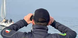 Gaeta, inseguimento tra i bagnanti: interviene la Guardia di Finanza