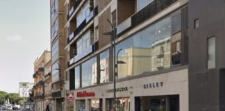 Cadono calcinacci in centro, chiusa una parte di via Diaz