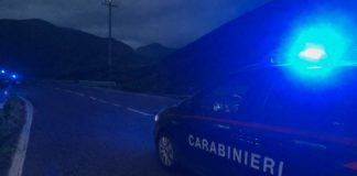 Monte San Biagio, in preda alle allucinazioni si lancia nel canale: salvato dai carabinieri