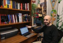 Sabaudia, il portalettere che consegna anche storie: la storia di Luca D’Onofrio