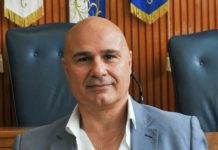 “Porta Napoletana”, De Gregorio si dimette dopo la sospensione