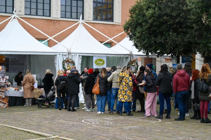 sagra cappelletto fila agli stand