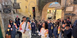 Giornata storica per Sermoneta: la Fiamma Olimpica arriva nel borgo pontino
