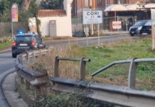Cori, viene soccorso ma tira un pugno all’infermiera: denunciato
