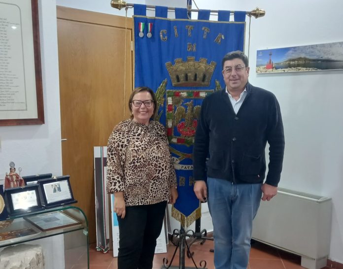 Il Sindaco Gianluca Taddeo e l'Assessore all'Ambiente Francesca Di Rocco