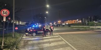 Aprilia, fugge all’alt: fermato con cocaina e crack