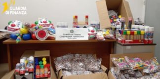 Sabaudia, emporio cinese con 500 prodotti carnevaleschi non a norma