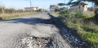 Aprilia, il Cdq Selciatella tuona contro il comune: “Strade ridotte ad un colabrodo”