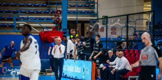 Il Latina Basket espugna Ferrara 78-84: settima vittoria di fila e vetta nel mirino