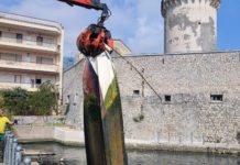 Formia, via i relitti dai fondali della darsena della Torre di Mola