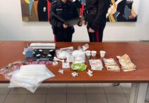 Aprilia, in auto con la droga: a casa nascondeva un kg e mezzo di cocaina