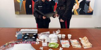 Aprilia, in auto con la droga: a casa nascondeva un kg e mezzo di cocaina
