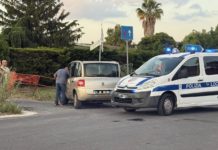 Scontro tra auto e moto sulla Litoranea, anziana elitrasportata a Roma