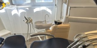 Latina, sigilli per uno studio odontotecnico in casa senza abilitazioni