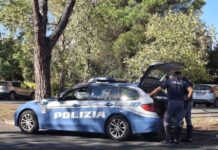 Latina, passa col rosso e fugge a folle velocità: denunciato
