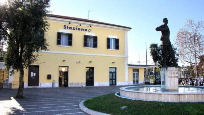 CISTERNAStazione_fronte_piazza_md-e1771065061219-crop-16x9-1