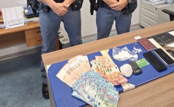 Droga e contanti, arrestati due giovani pusher a Gaeta