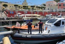 Ponza, tragedia sfiorata in mare: famiglia salvata dai carabinieri