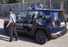 Sezze, aggredisce i genitori e lancia una zanzariera contro il padre