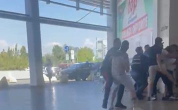 Rissa tra bande in pieno giorno nel centro commerciale Aprilia 2