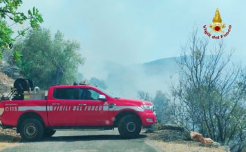 Sonnino in fiamme, bruciano decine di ettari di macchia mediterranea