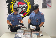 Cisterna, 26 chili di cocaina e un fucile a canne mozze: arrestato