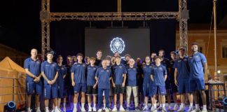 Piazza gremita per la presentazione della Benacquista Latina