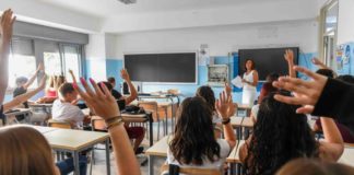 Scuola, caos nomine e caldo. Gilda: “Trasparenza e investimenti”