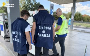 Carburante “allungato” con solventi tra Latina e Gaeta, sequestrati 16mila litri di gasolio