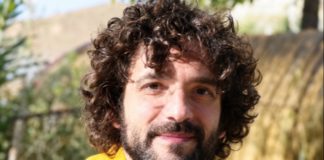 Una folla commossa ai funerali di Alessandro Lanzi, il cordoglio della Celentano
