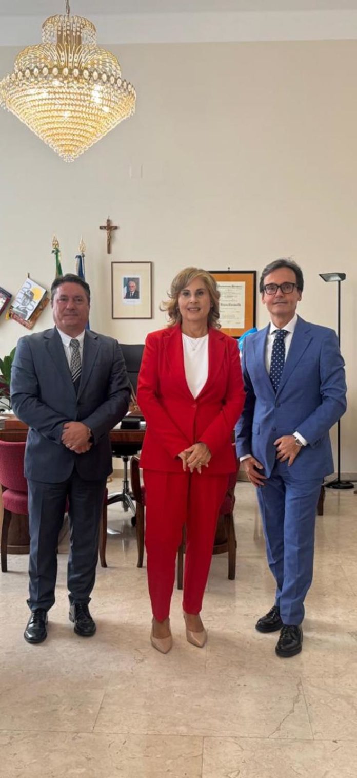 FOTO ROMAGNOLI E PREFETTOjpeg