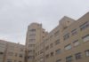 Incendio nelle scale del palazzo, paura in viale Le Corbusier