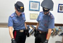 Latina: un chilo di cocaina in auto e 6 fucili a casa: arrestato